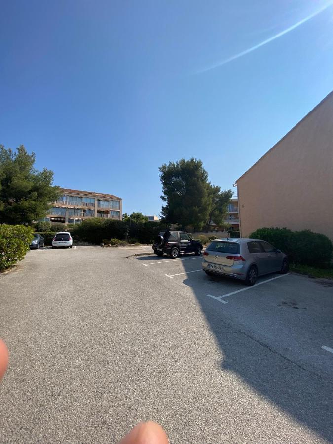 Апартаменты Bandol Studio Экстерьер фото
